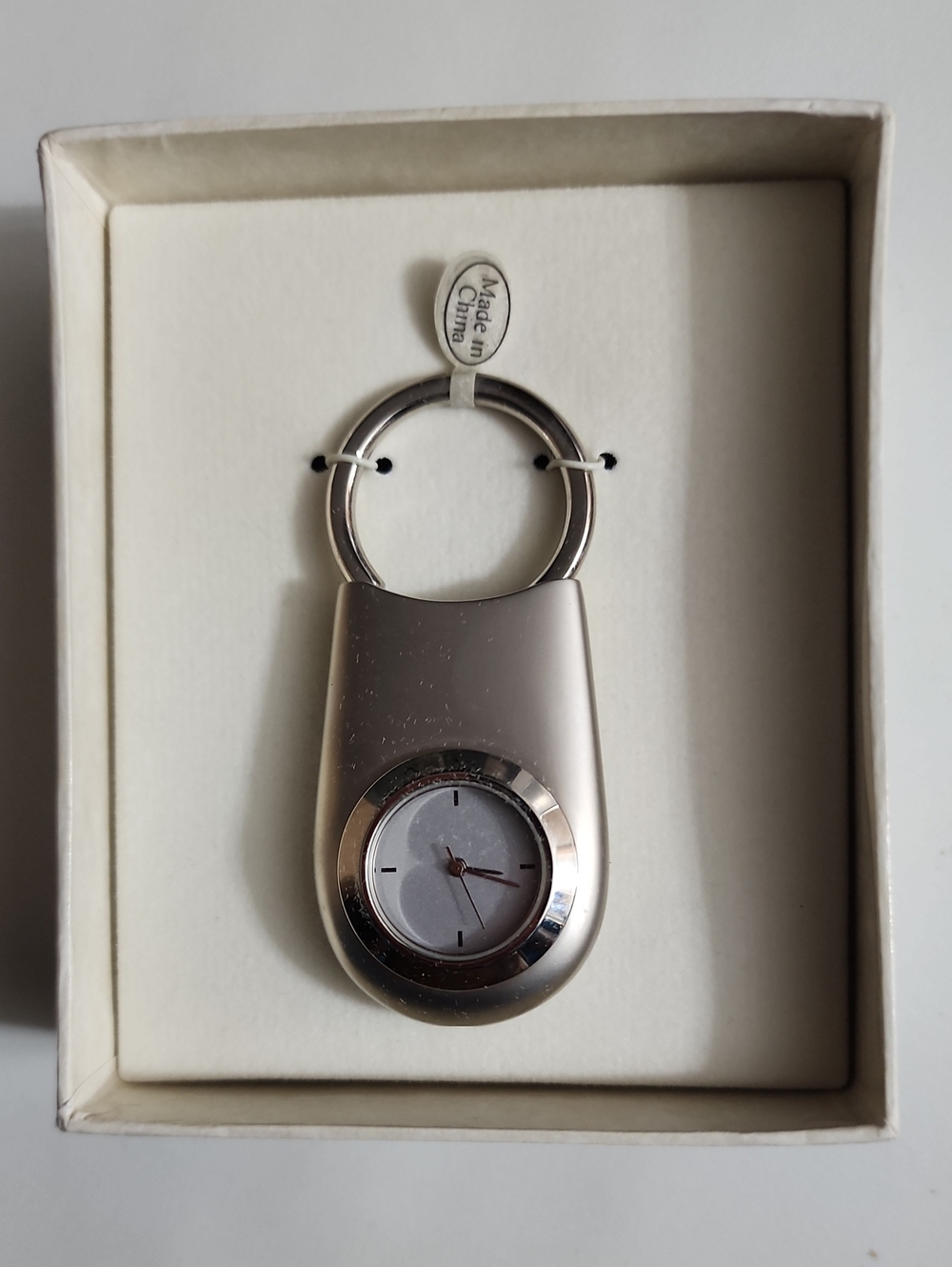 TR Silver Pocket Watch Keyring with Round Analog Dial